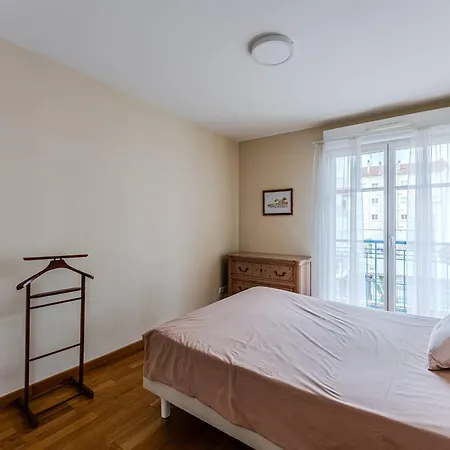 Apartment : Superbe T2 A 100m De La Avec Parking, Wifi - Fr-1-433-138
