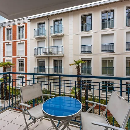 : Superbe T2 A 100m De La Avec Parking, Wifi - Fr-1-433-138 Apartment *